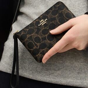 NEW Coach Corner Zip Wristlet In Loved Signature Canvas NWT